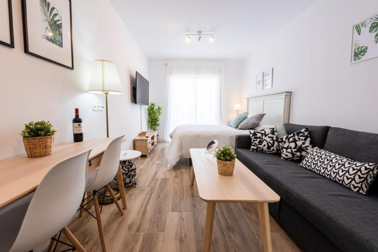 Apartamentos Toboso Plaza Nerja Exterior photo A studio apartment in Madrid, Spain