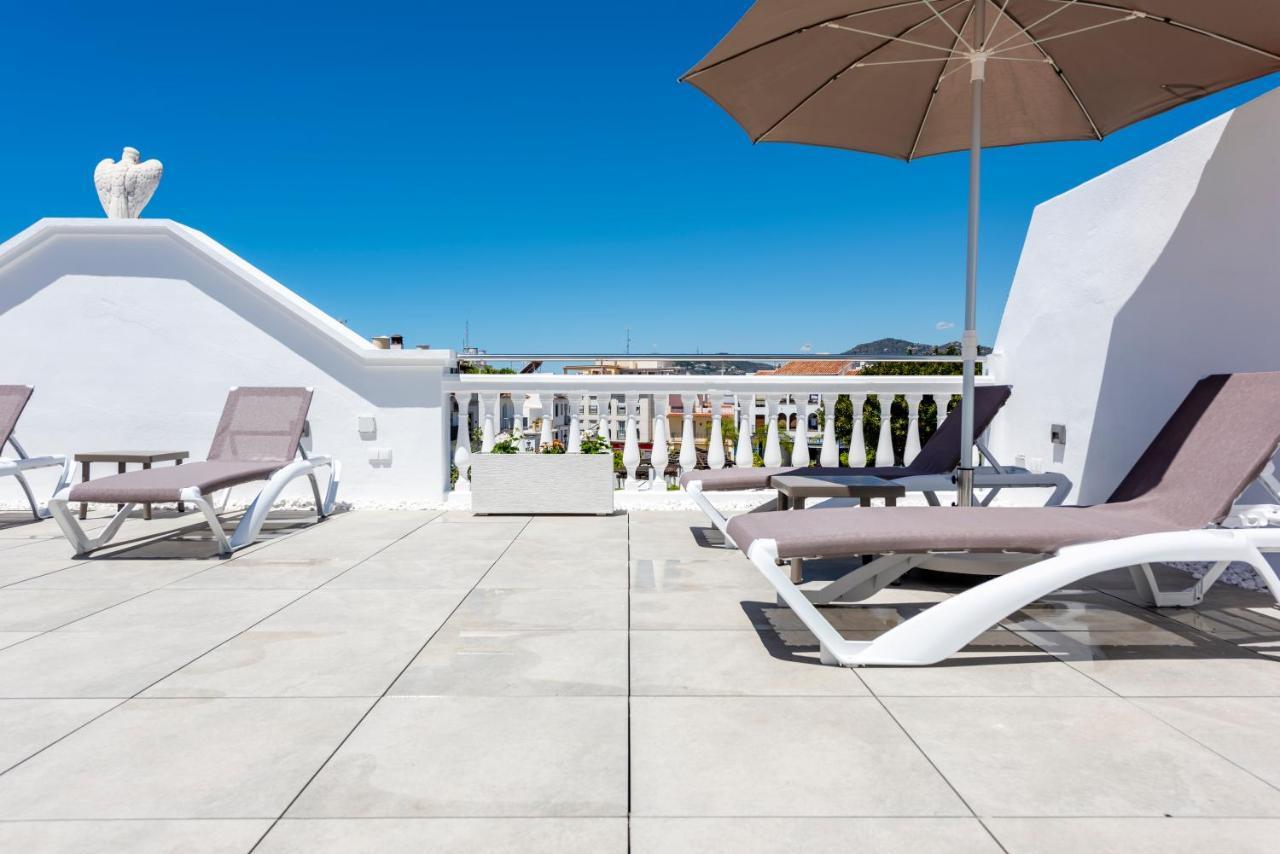 Apartamentos Toboso Plaza Nerja Exterior photo Terrace