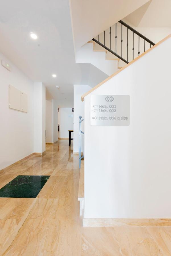 Apartamentos Toboso Plaza Nerja Exterior photo Interior of the building